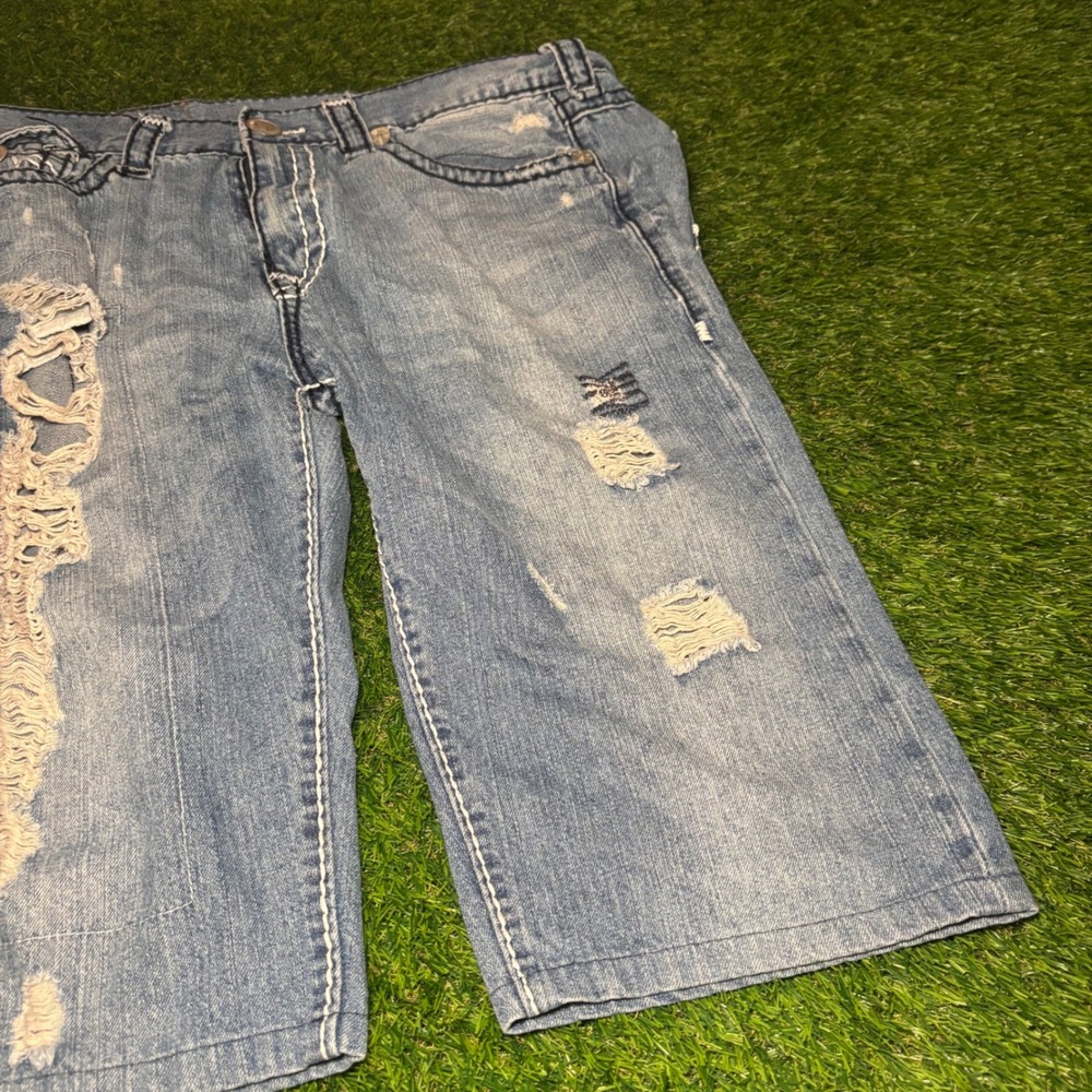 True Religion Mens Distressed Denim Shorts Light Wash Big T Stitch Blue Size 36 - Picture 3 of 15